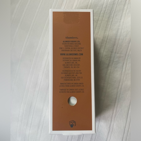 Alumier MD Clear Shield SPF 42 - NIB - Picture 3 of 4